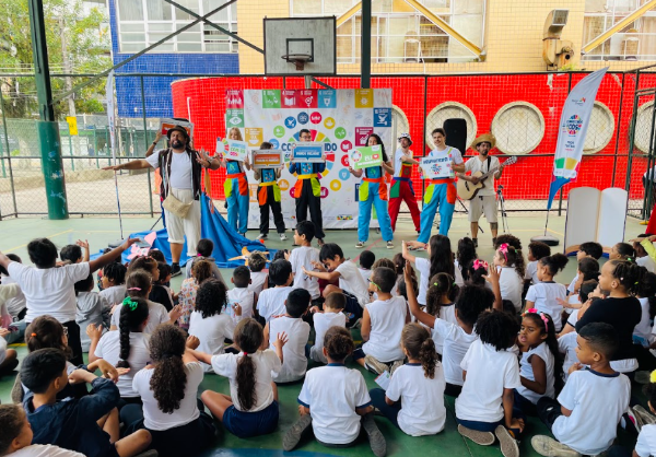 Iniciativa usa teatro e experiências lúdicas para ensinar sustentabilidade em escolas públicas de Indaiatuba