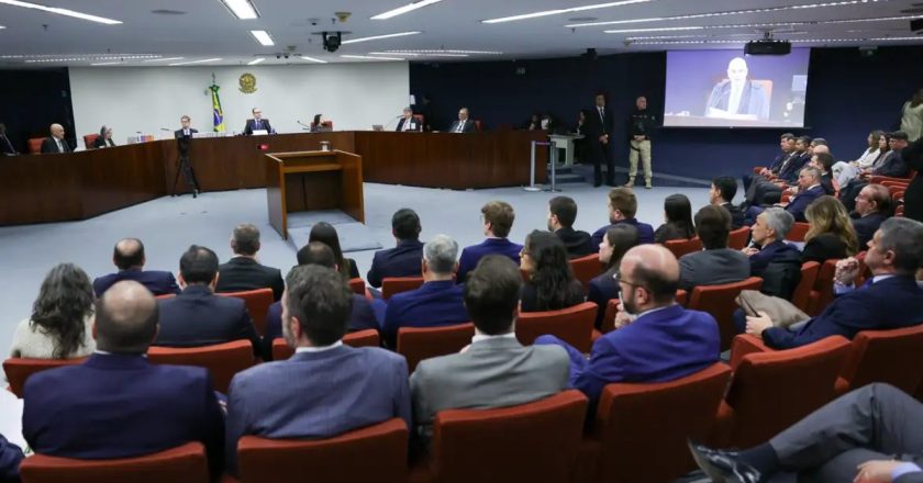 Sessão de Julgamento de Bolsonaro tem segundo dia encerrado e retorna no dia 9