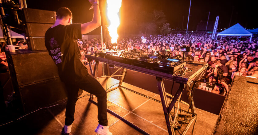 Nash: A trajetória de um DJ que cresceu junto com a música