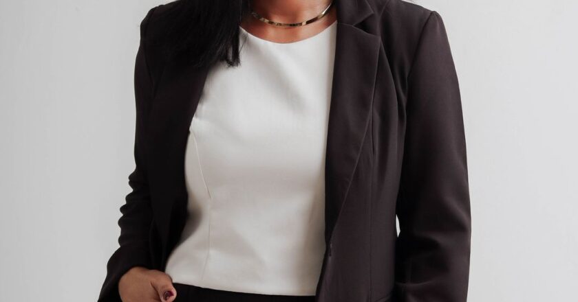 Violência contra mulheres cresce no Brasil; Escritora apresenta obra e busca dar voz a vítimas