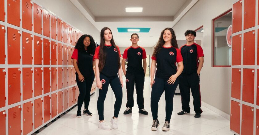 Maple Bear e Britannica Education firmam parceria para transformar a educação bilíngue no Brasil