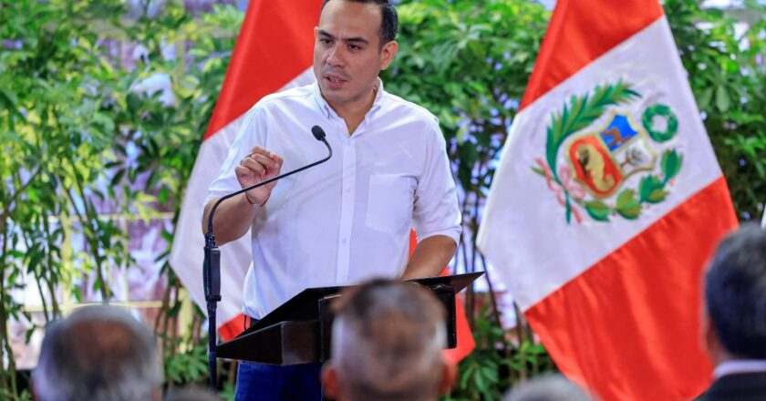 Congresso Peruano convoca eleição de presidente interino após rápida destituição de José Jerí