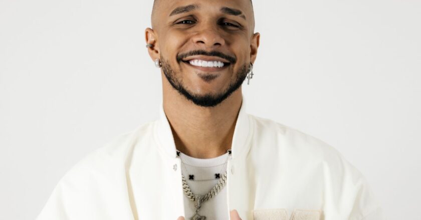 Descubra Fabinho: o talentoso cantor que conquistou o coração do público após elogio de Thiaguinho