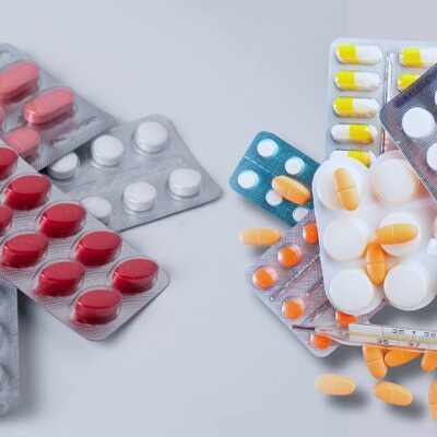 Anvisa implementa novas diretrizes que impactam prescrições controladas em papel.