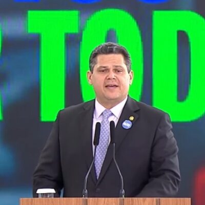 Alcolumbre se une a Lula, Motta e Fachin para enfrentar desafios do país