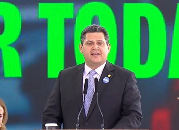 Alcolumbre se une a Lula, Motta e Fachin para enfrentar desafios do país