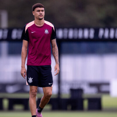 Treinador do Timão fala sobre retorno de Tchoca e mantém confiança em Martínez