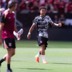 Mentalidade de campeão: Kaio César destaca importância do foco para manter desempenho de excelência no Corinthians após estreia vitoriosa.
