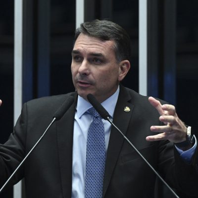 Os jogadores já divulgados da equipe de Flávio Bolsonaro na luta contra Lula