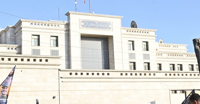 Irã alerta sobre possíveis ataques contra embaixadas israelenses em escala global