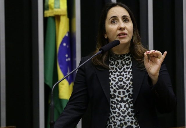 Parlamentar denuncia acordo para obstruir investigações do caso Master no Congresso