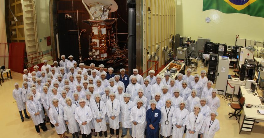 A Profissional que Conecta Inovação, Ciência e Estratégia nos Projetos Espaciais do Brasil