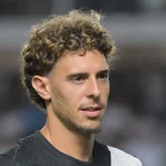 Fãs do Vasco expressam descontentamento com Nuno Moreira após empate sem gols na Sul-Americana