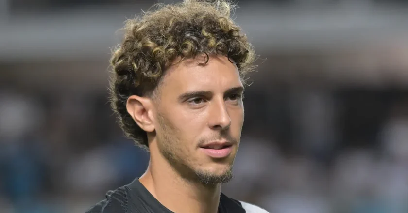 Fãs do Vasco expressam descontentamento com Nuno Moreira após empate sem gols na Sul-Americana