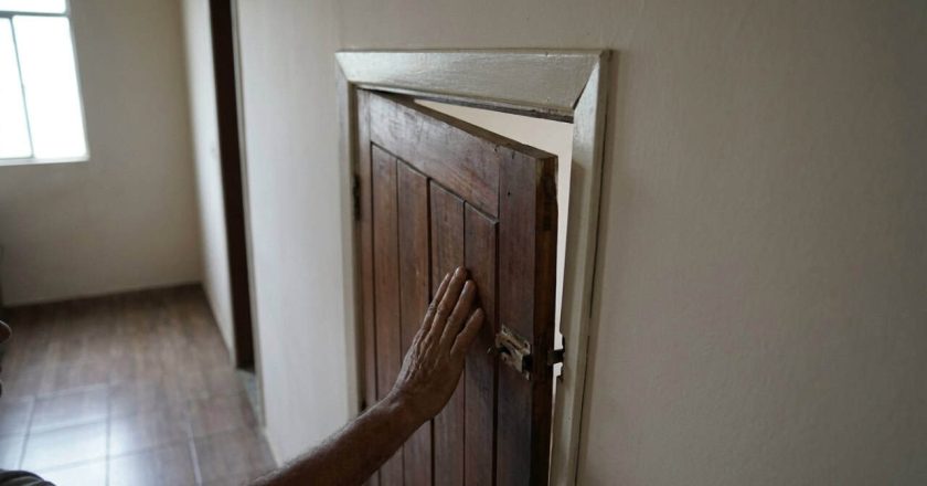 Soluções eficazes para ajustar portas que não se fecham corretamente