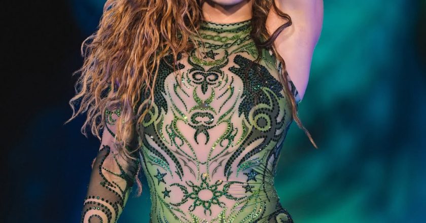 Shakira desembarca no Rio para apresentação gratuita em grandioso palco na Copacabana