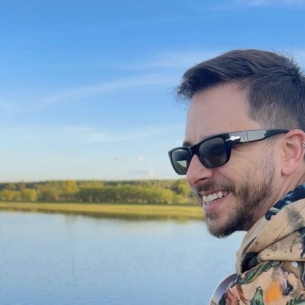 Junior Lima revela sua forma de enfrentar rumores sobre sua orientação sexual