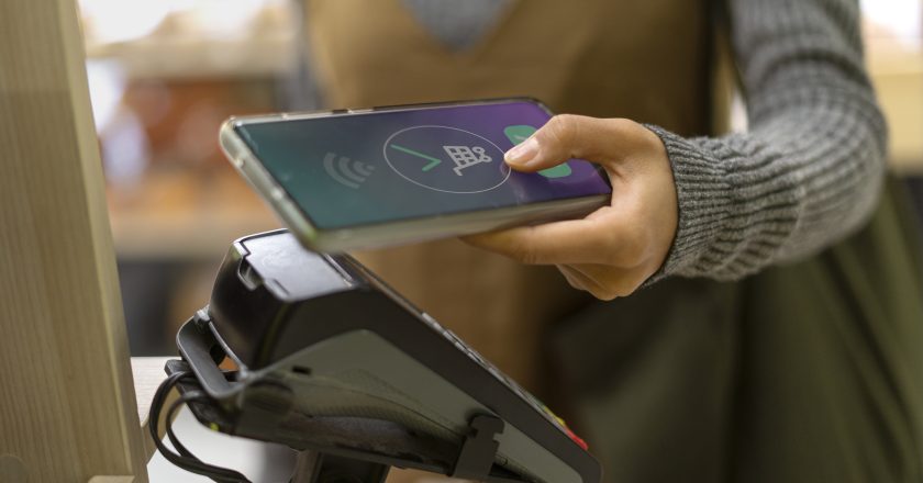 Ponto de venda ganha protagonismo em 2026 com tecnologia e experiências personalizadas