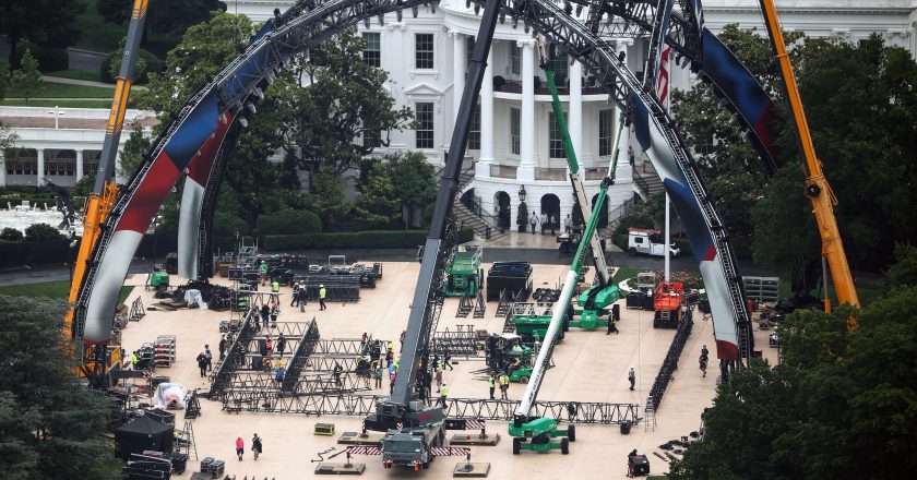 Trump inaugura octógono na Casa Branca para celebrar seu 80º aniversário com evento de luta