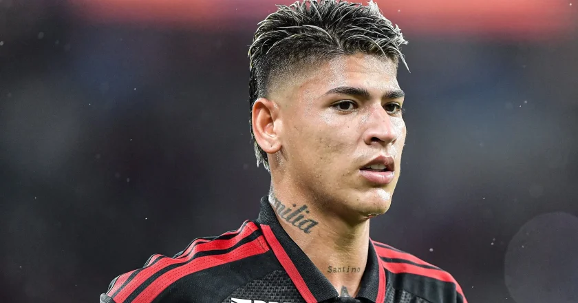 Carrascal: O Caminho para a Titularidade no Flamengo Após Controvérsia da Expulsão Contra o Palmeiras