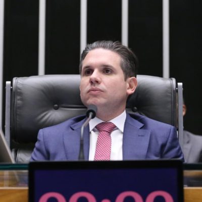 Motta luta para afastar parlamentares envolvidos em tumultos