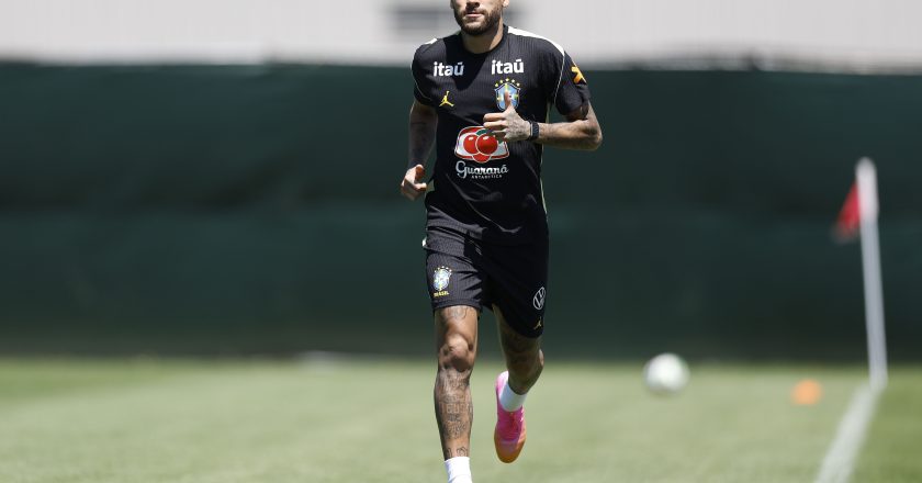 Neymar retorna aos treinos, mas fica de fora do confronto com o Haiti
