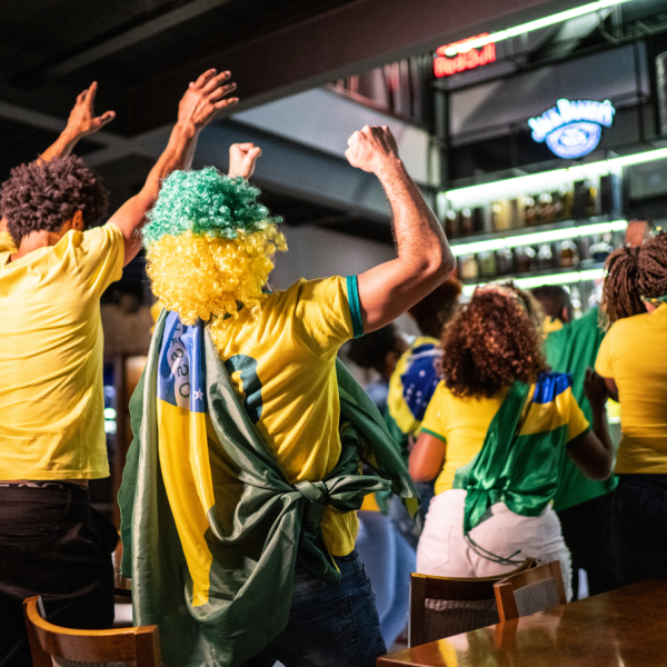 Entre emoção e planejamento: o que a Copa revela sobre o comportamento financeiro do brasileiro em um cenário de crédito caro