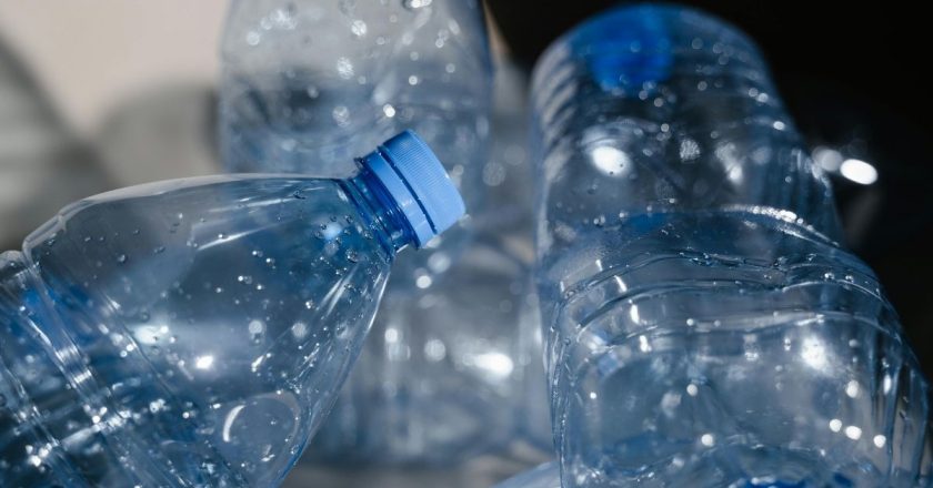 Anvisa impede distribuição de água contaminada por bactéria similar à de detergente