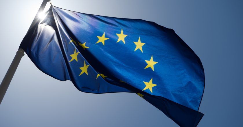 A resposta da União Europeia e de nações impactadas pela recente proposta tarifária de Trump