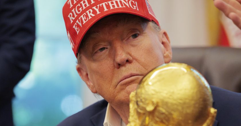 Trump promete comparecer a partida da Copa do Mundo após ser hostilizado na NBA