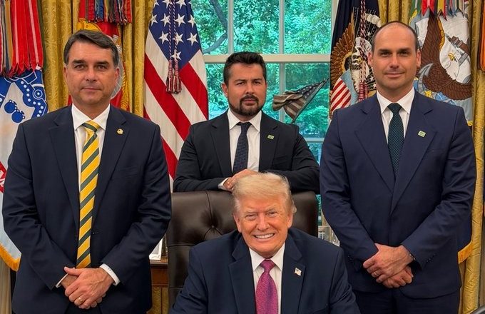 Trump critica Brasil e afirma que ‘Bolsonaro Jr.’ foi detido, chamando o país de ‘desorganizado’ e ‘um tanto arriscado