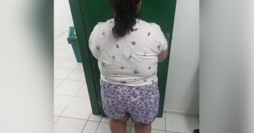 Mulher de 37 anos simula ser adolescente para buscar adoção com chupeta e caneta emagrecedora