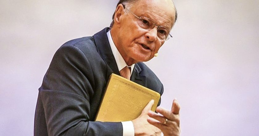 A cobertura da polêmica envolvendo o banco de Edir Macedo pela emissora do próprio empresário