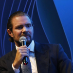 Advogado que garantiu delação de Mauro Cid pode assumir defesa de Vocaro