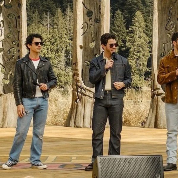 Os Jonas Brothers retornam à tela em ‘Camp Rock 3’: Confira o trailer!