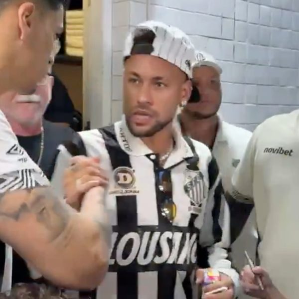 Neymar intensifica treinos em academia enquanto se prepara para voltar ao Brasil