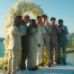 Gabriel Martinelli, atleta da Seleção, celebra casamento com Isabella Rousso em cerimônia na Grécia