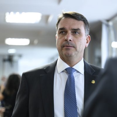 Flávio Bolsonaro propõe simplificação no processo de registro de candidaturas