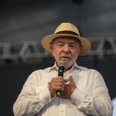 Lula e o chapéu na urna: o que dizem as regras do TSE?