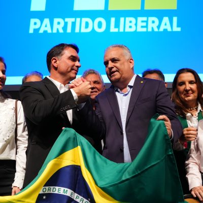 Flávio Bolsonaro define vice e intensifica embate com Lula na campanha eleitoral