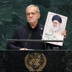 Líder iraniano critica EUA de ‘terrorismo’ em mensagem direta a Trump na ONU