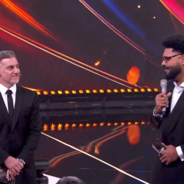 Paulo Vieira provoca risadas sobre Vorcaro em momento descontraído com Luciano Huck na TV Globo
